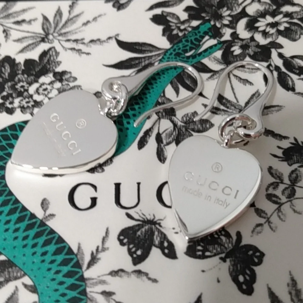 NEW, Gucci Sterling Silver Trademark Heart Dangle Earrings - Picture 3 of 16
